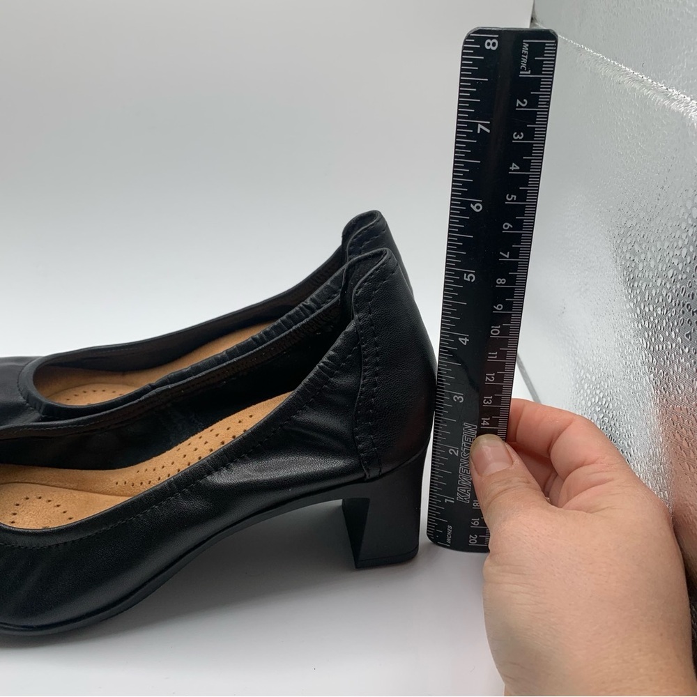 NWOB Clarks Women's Neiley Pearl Slip-On Pumps black leather size 8.5 Wide 1299 - Picture 4 of 13